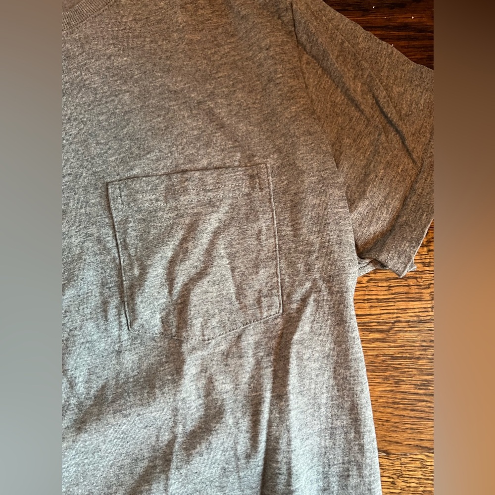 Base grey pocket tshirt